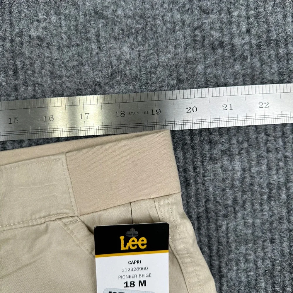 Lee Capri Pants Womens 18M Ultra Lux Comfort Pioneer Beige NWT Utility - Picture 9 of 15